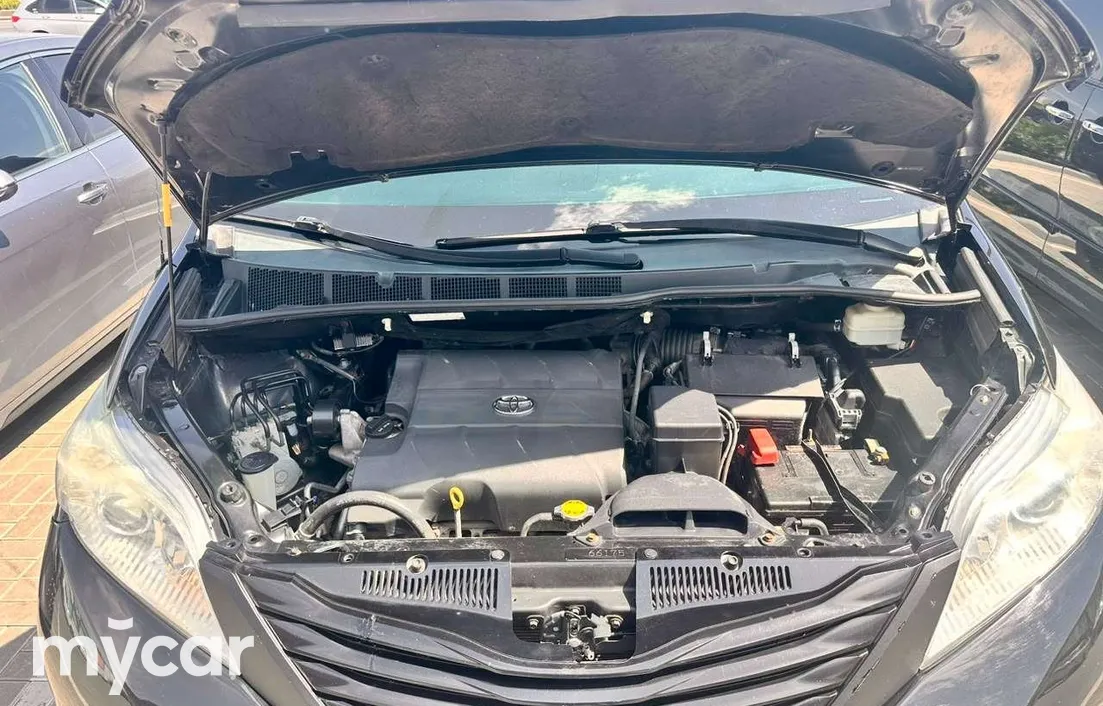 Toyota Sienna 2014