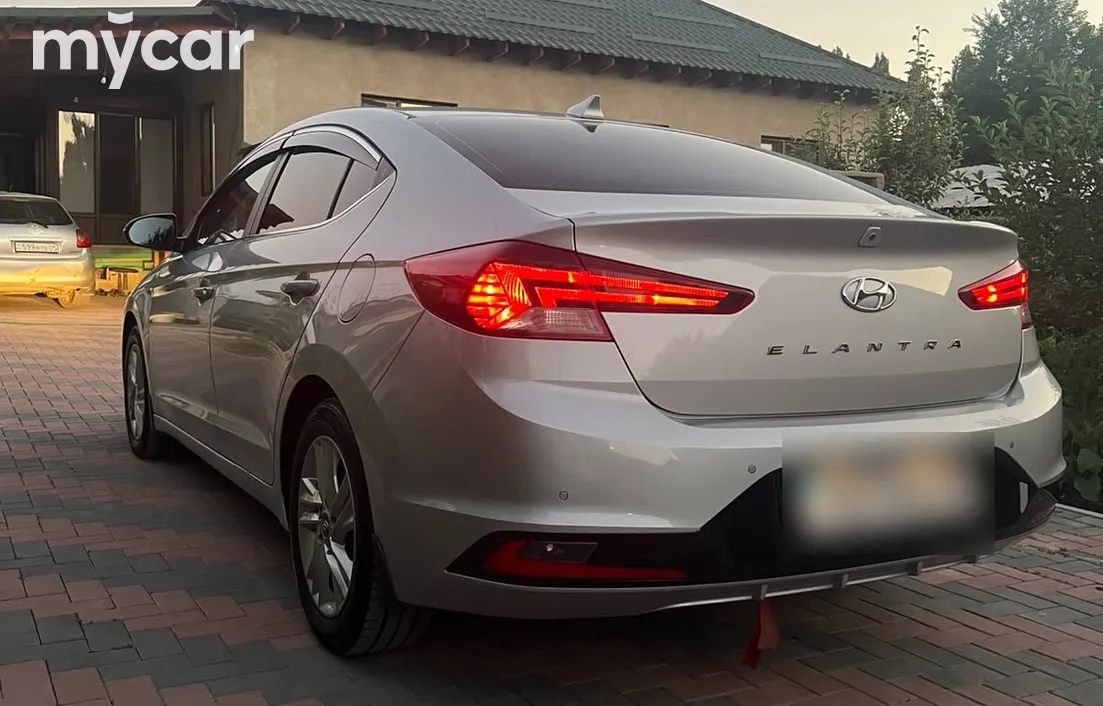 Hyundai Elantra 2020