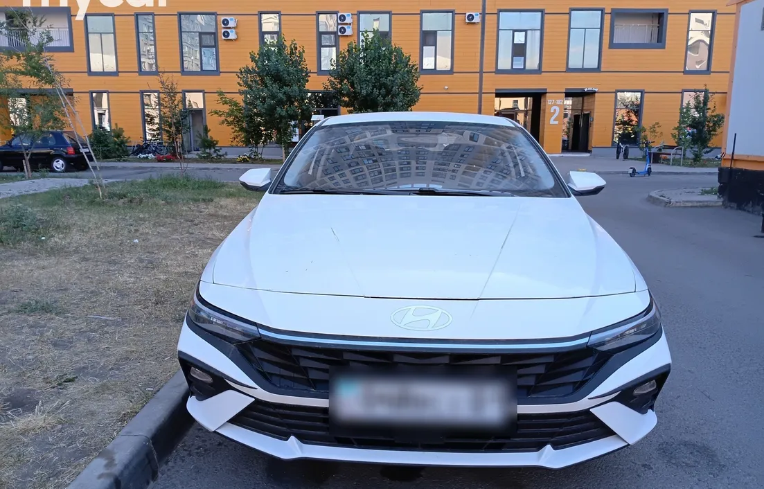 Hyundai Elantra 2025