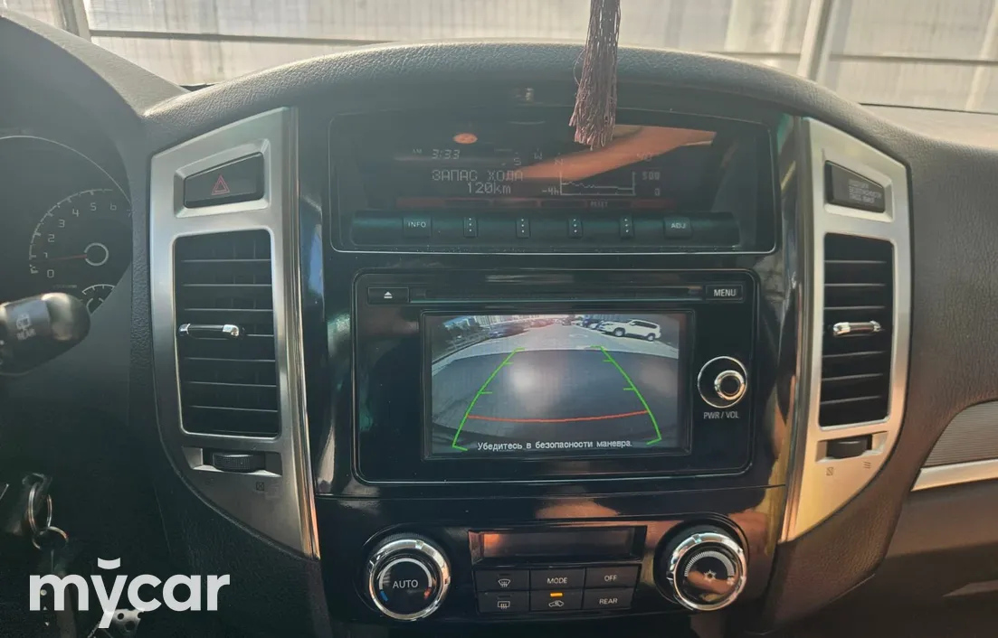 Mitsubishi Pajero 2015