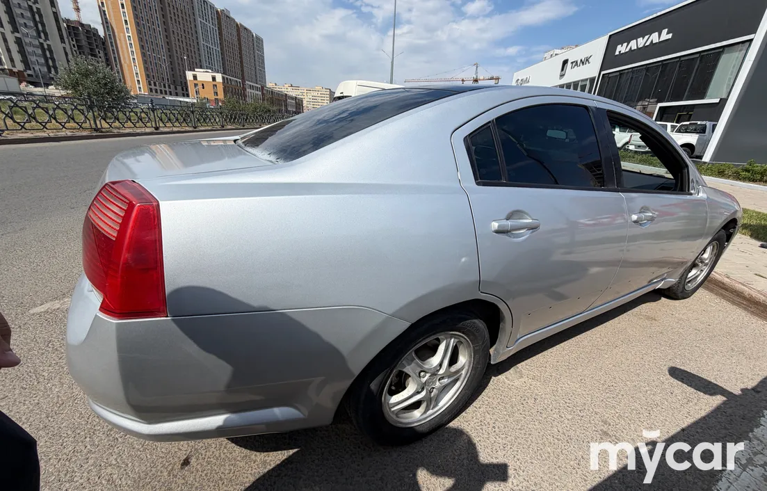 Mitsubishi Galant 2004