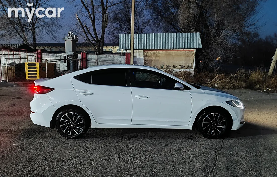Hyundai Elantra 2018