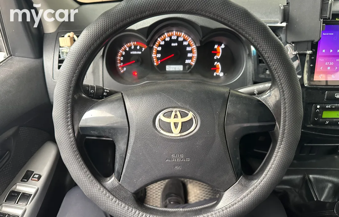 Toyota Hilux 2013