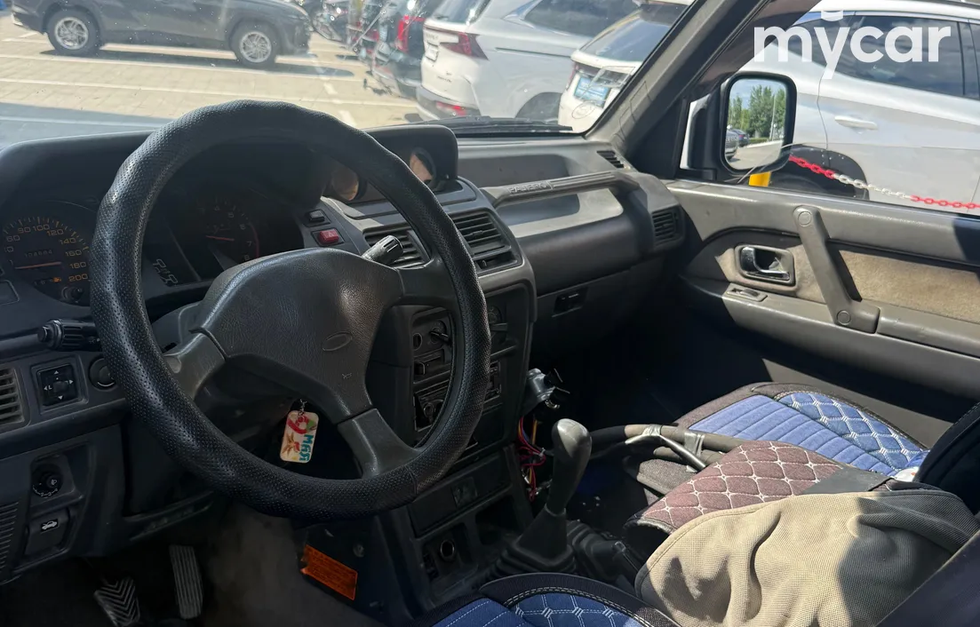 Mitsubishi Pajero 1992