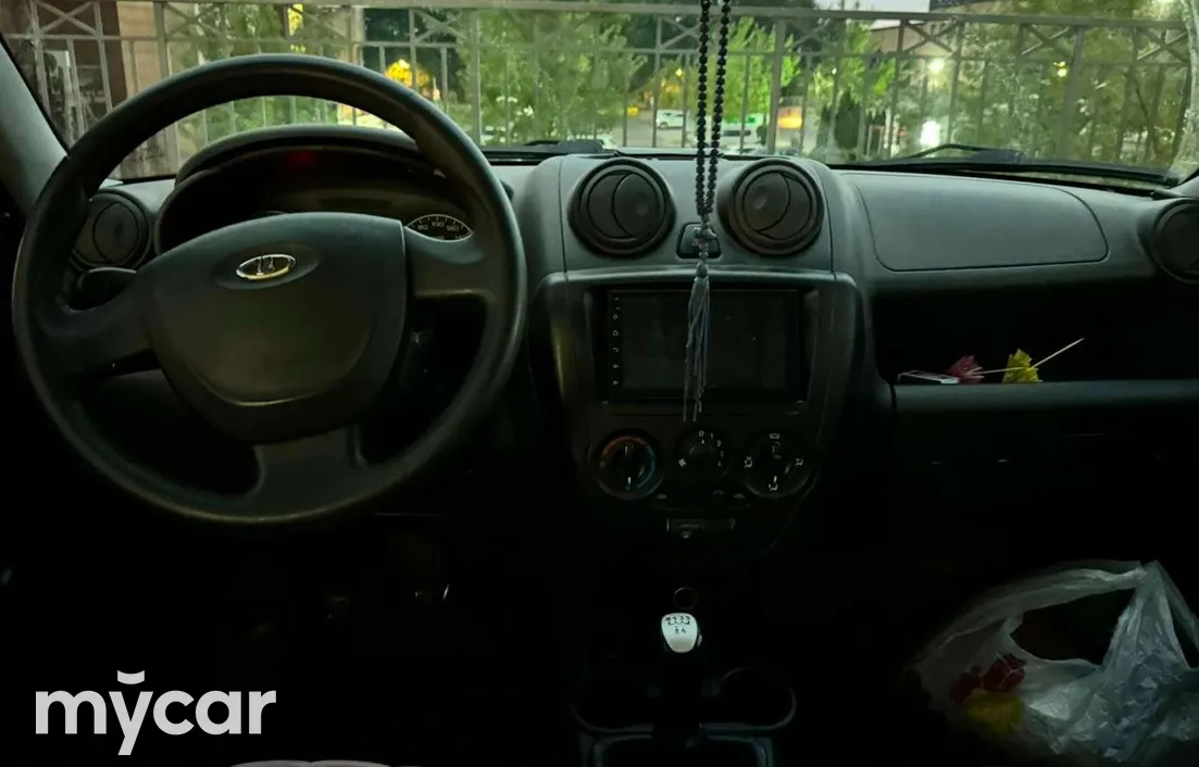 LADA Granta 2012