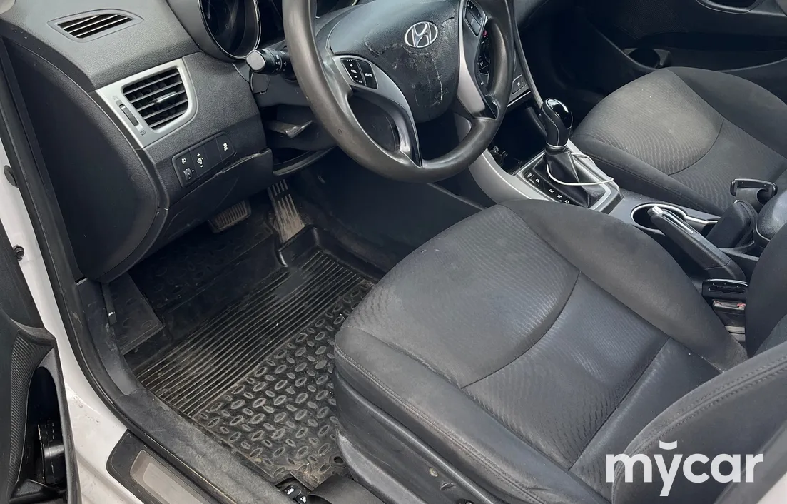 Hyundai Elantra 2013