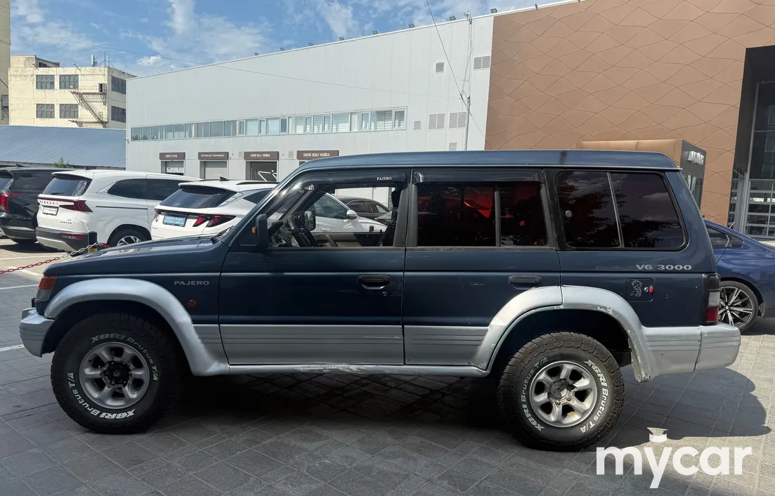 Mitsubishi Pajero 1992