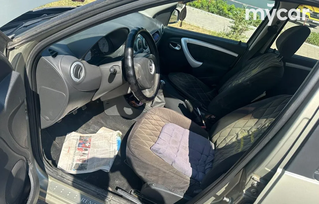 Renault Sandero 2010