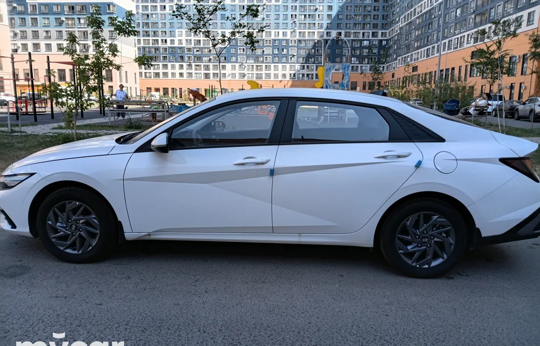 Hyundai Elantra 2025
