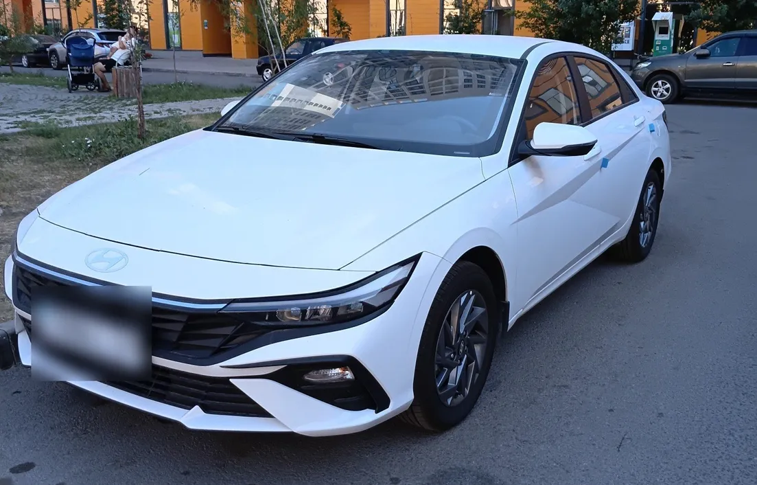 Hyundai Elantra 2025