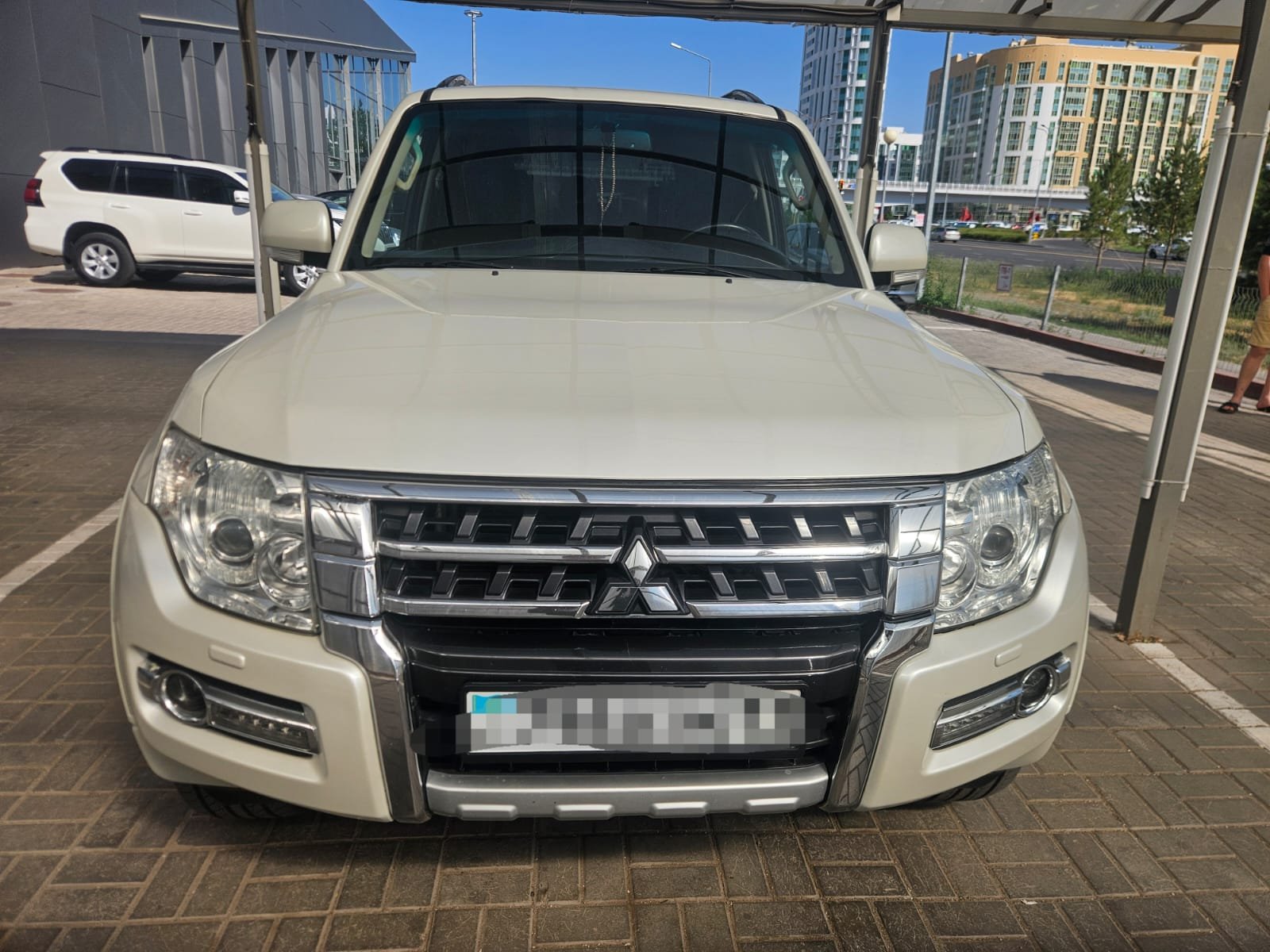 Mitsubishi Pajero 2015