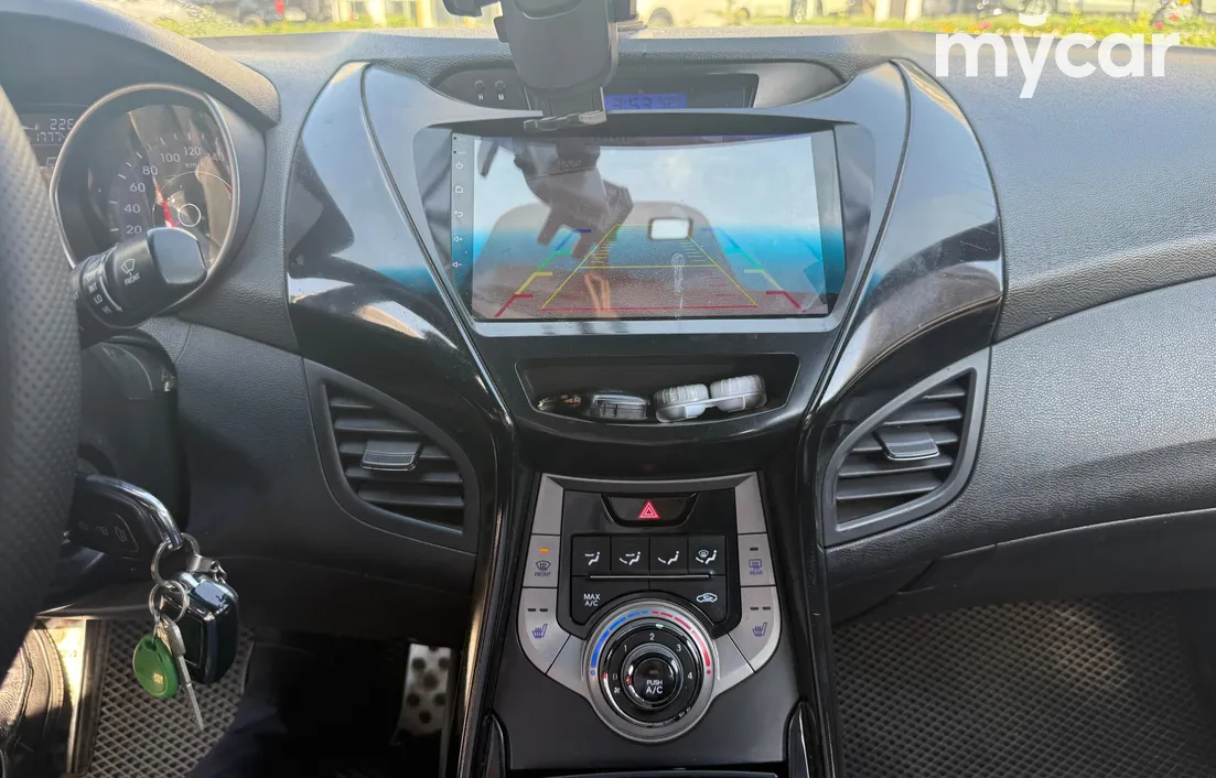 Hyundai Elantra 2013