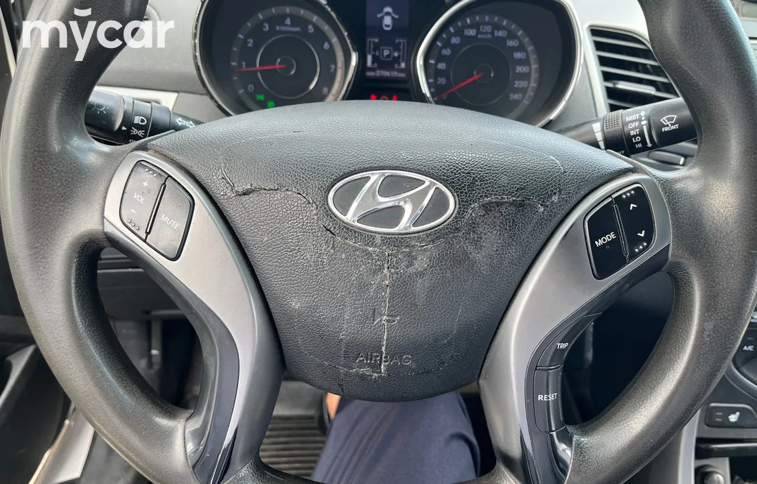 Hyundai Elantra 2013