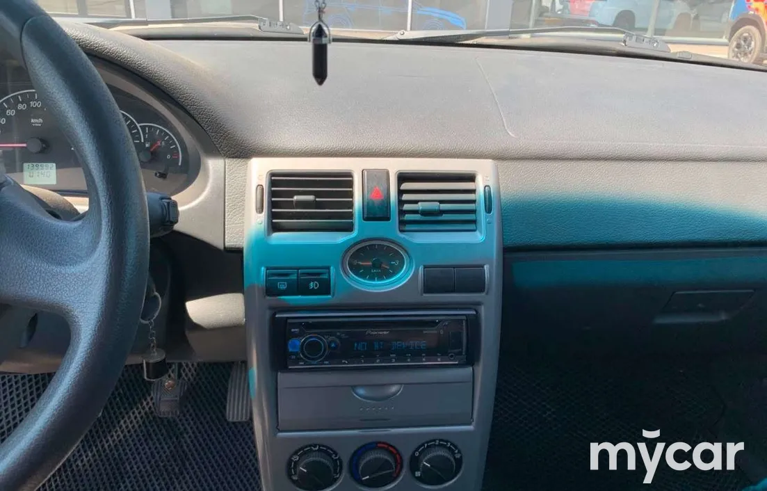 LADA Priora 2012
