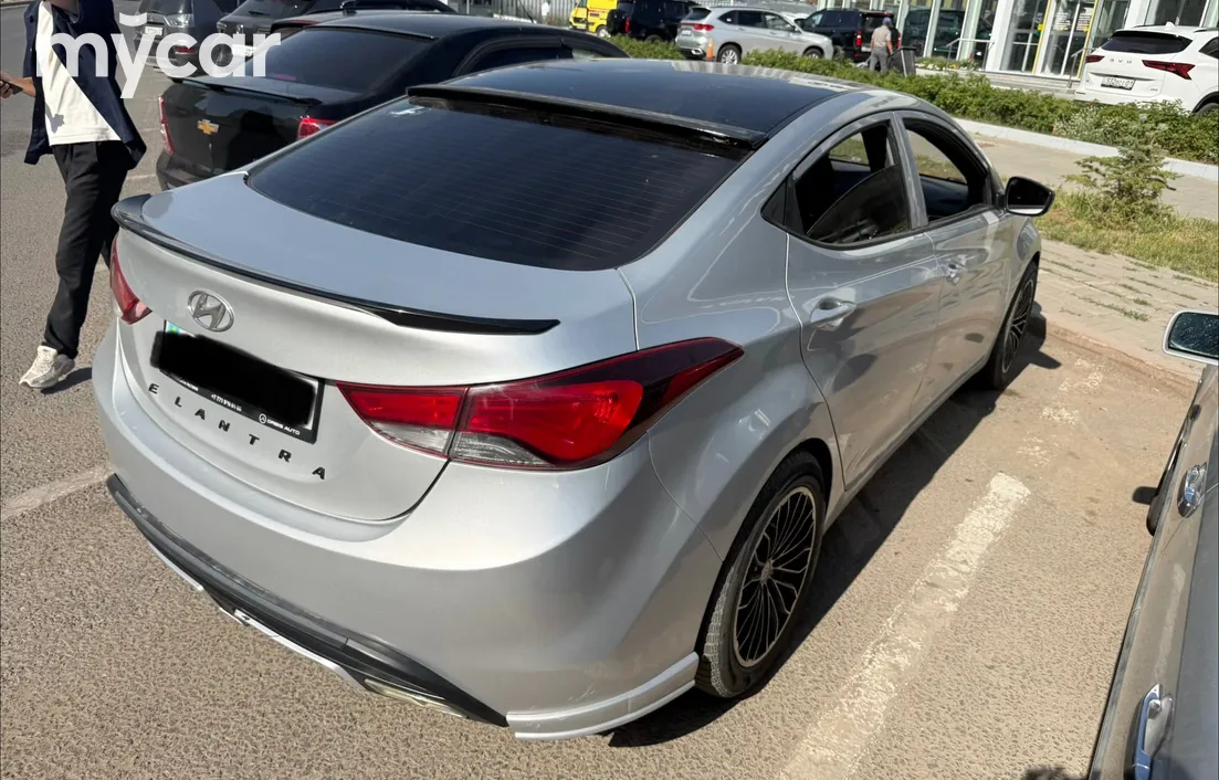 Hyundai Elantra 2013