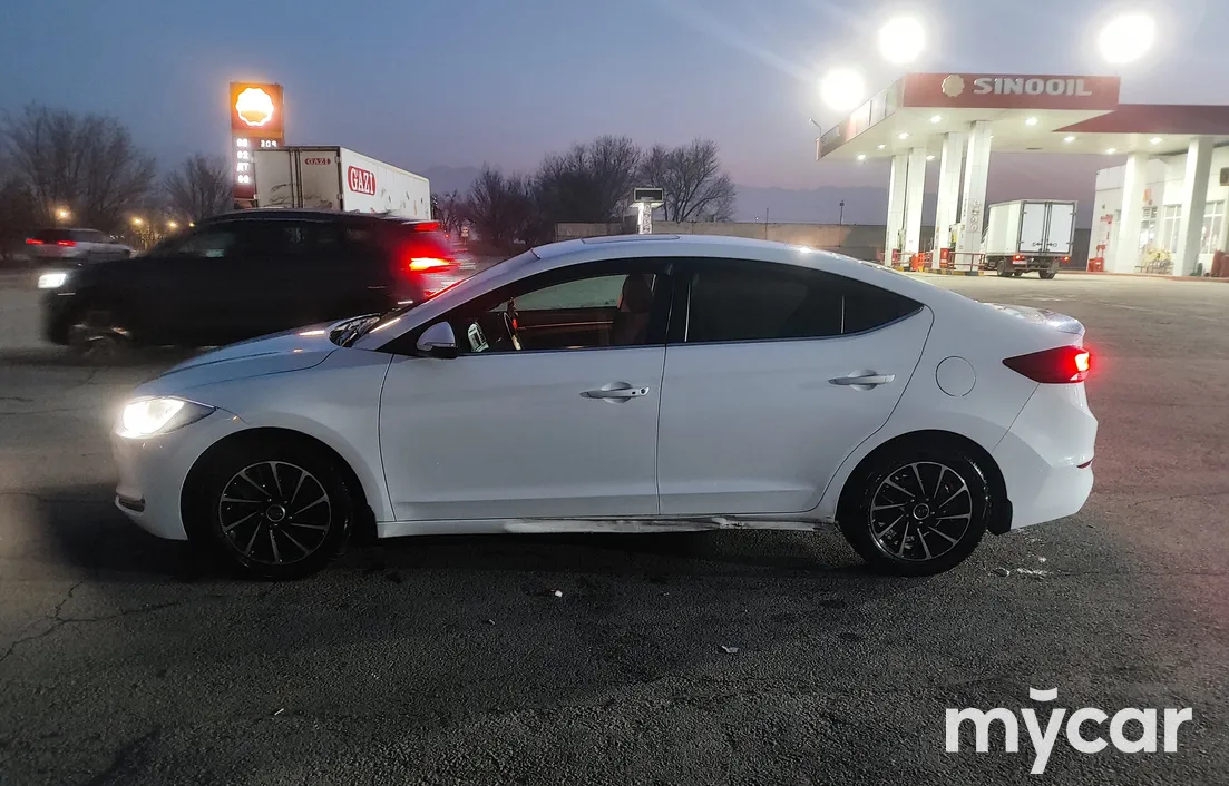 Hyundai Elantra 2018