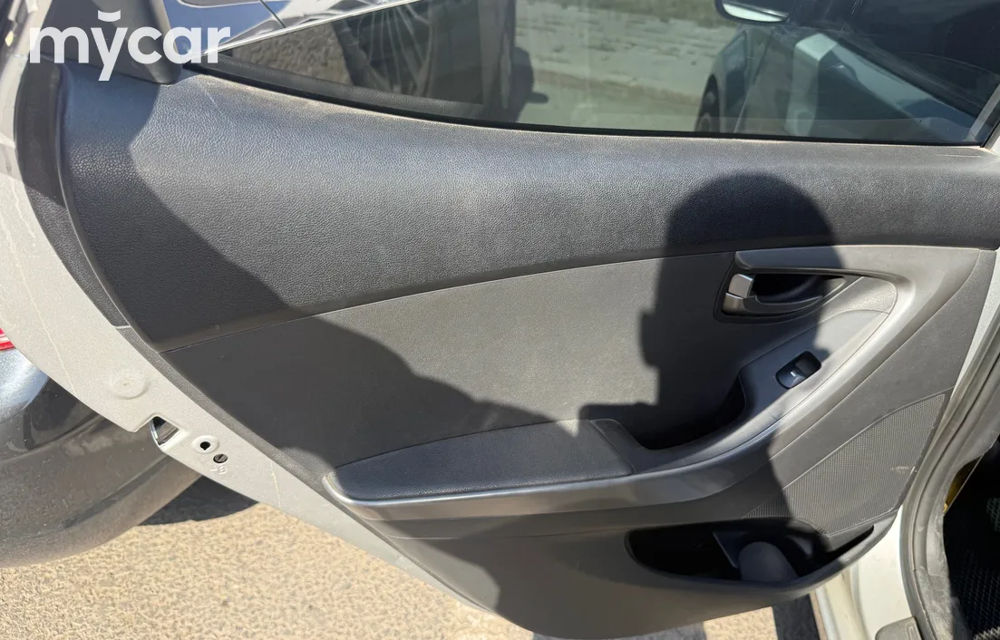 Hyundai Elantra 2013