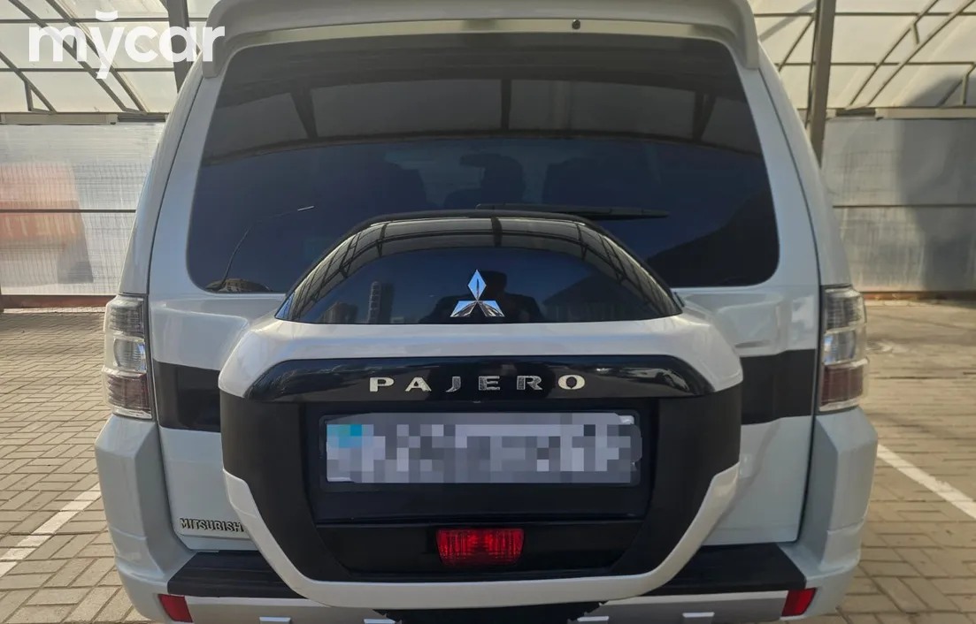 Mitsubishi Pajero 2015
