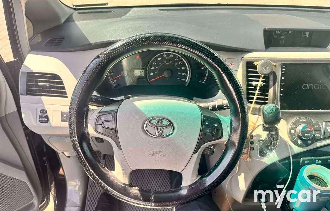 Toyota Sienna 2014