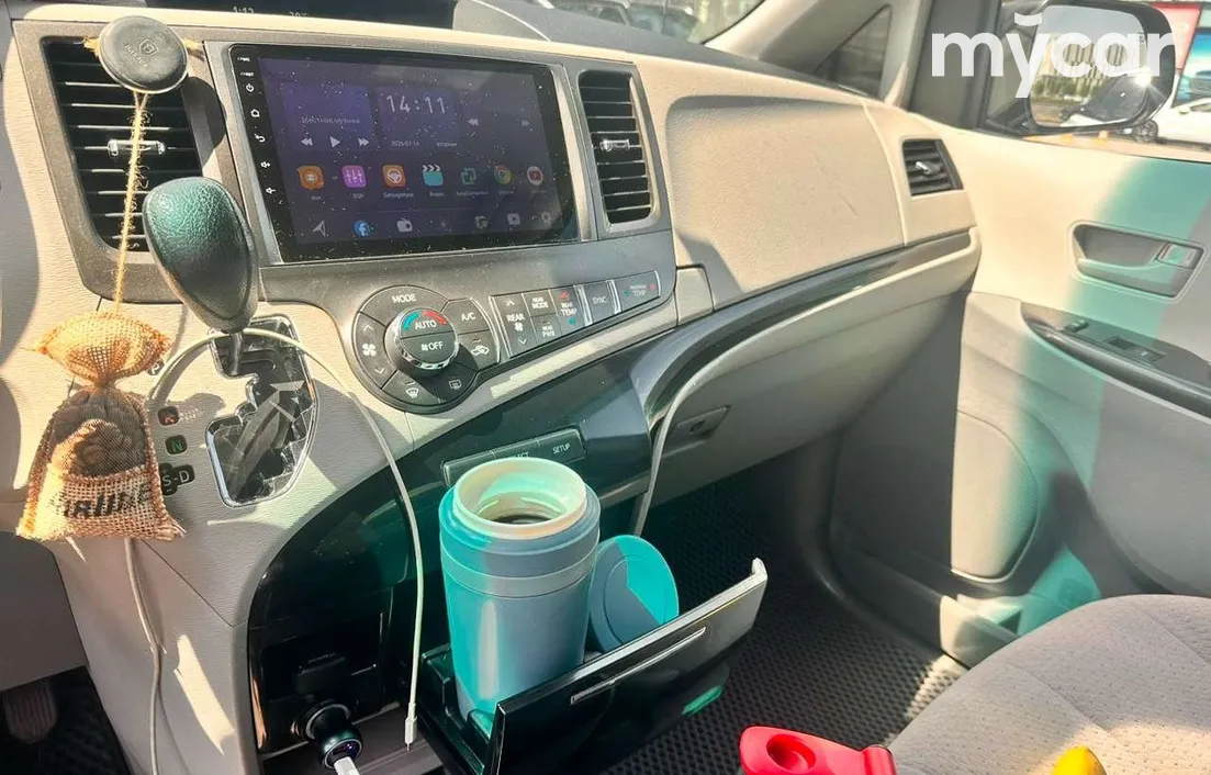 Toyota Sienna 2014