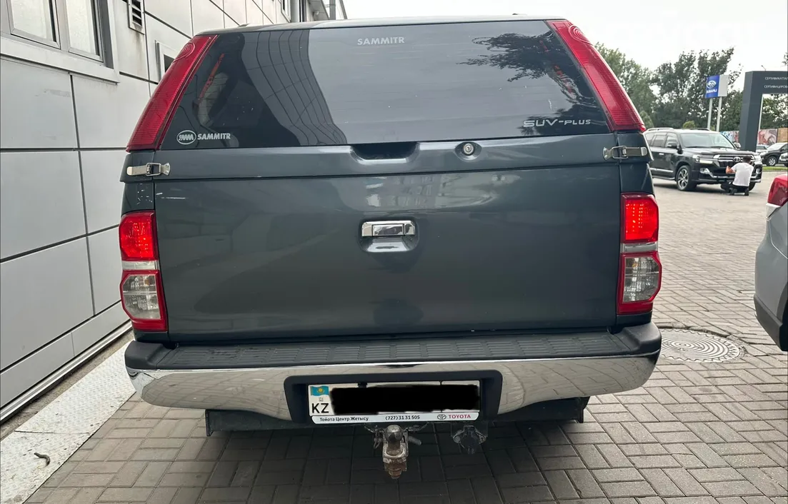Toyota Hilux 2013