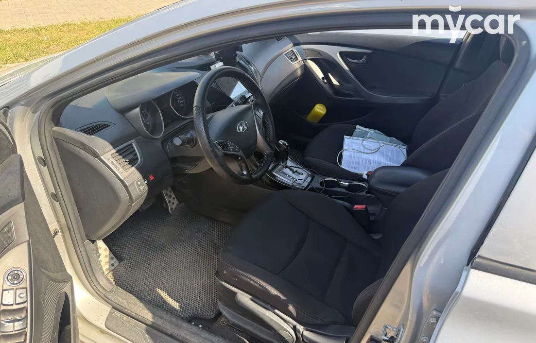 Hyundai Elantra 2013