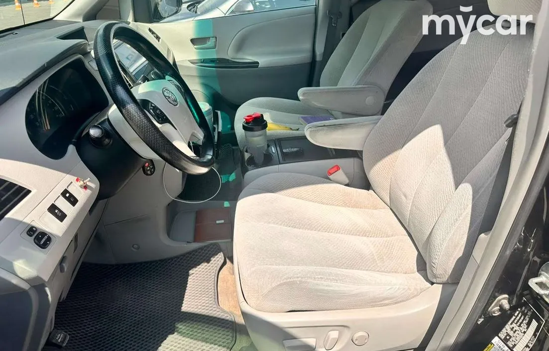 Toyota Sienna 2014