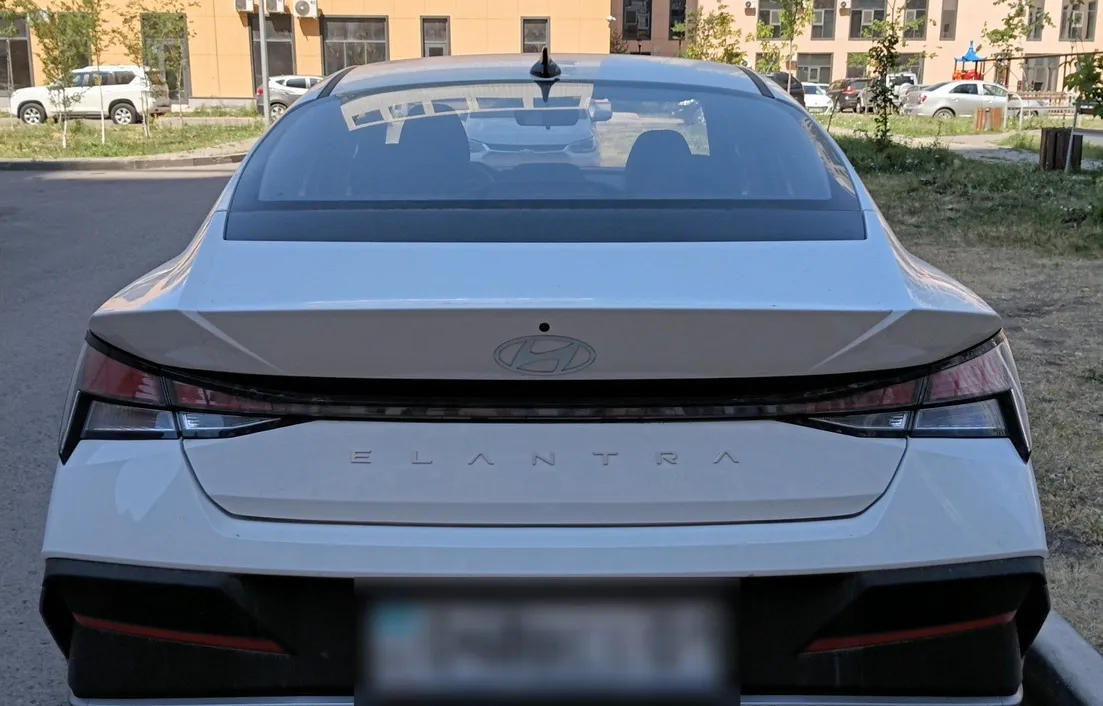 Hyundai Elantra 2025