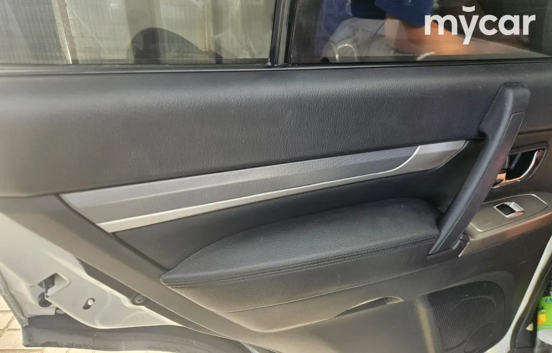 Mitsubishi Pajero 2015