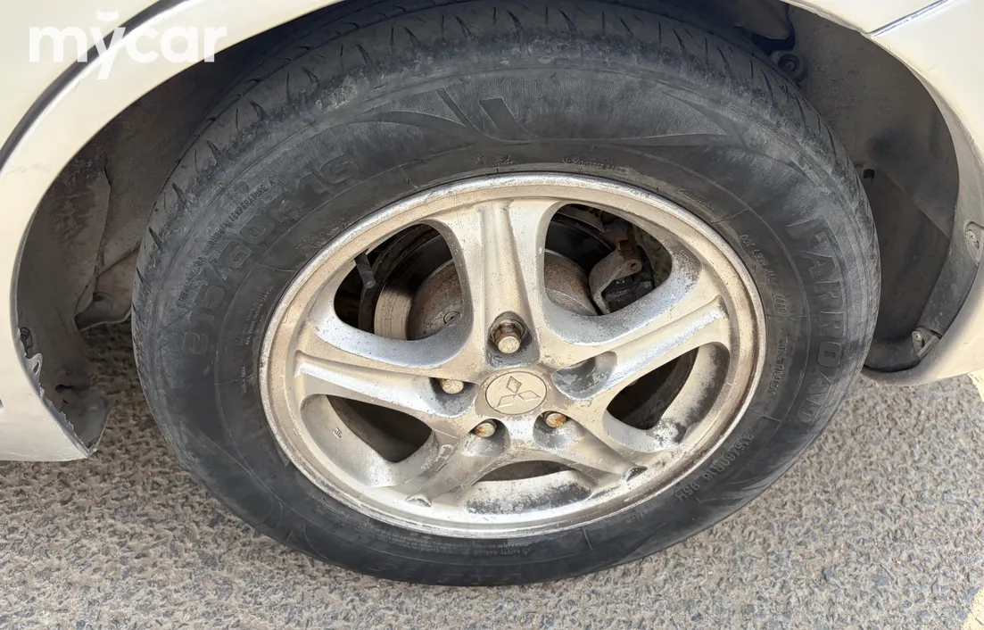 Mitsubishi Galant 2004