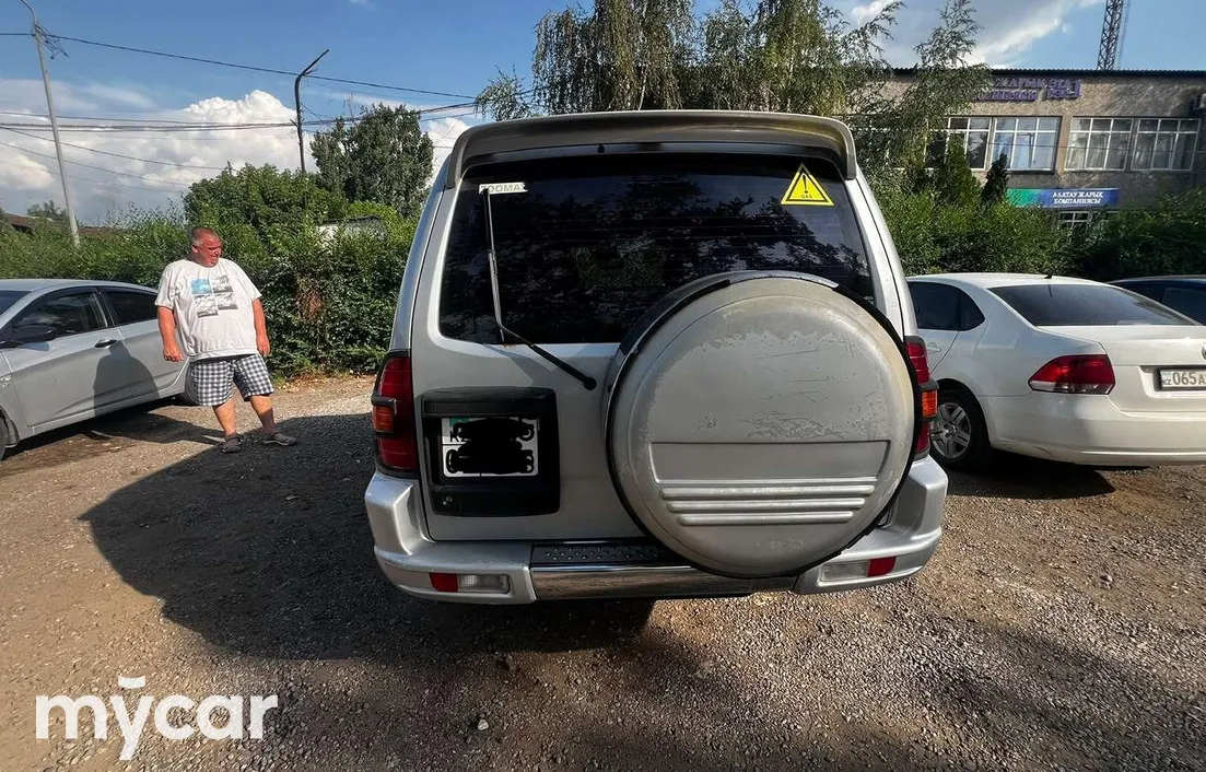 Mitsubishi Pajero 2002