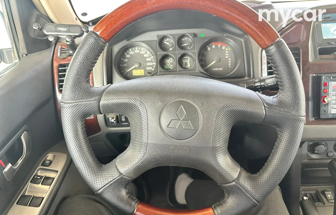 Mitsubishi Pajero 2006