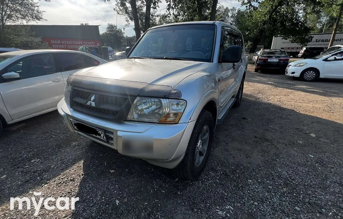 Mitsubishi Pajero 2002