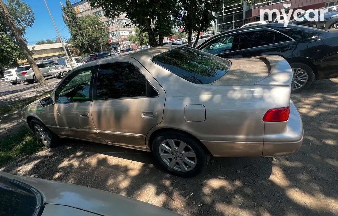 Toyota Camry 2000