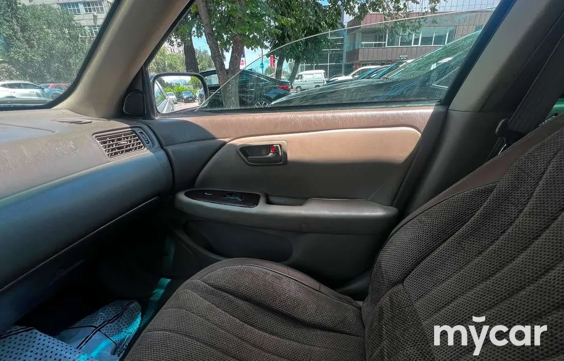 Toyota Camry 2000