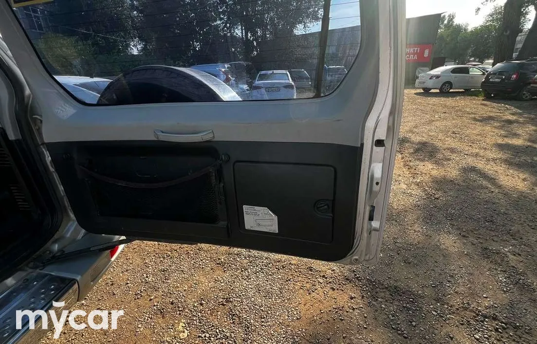 Mitsubishi Pajero 2002