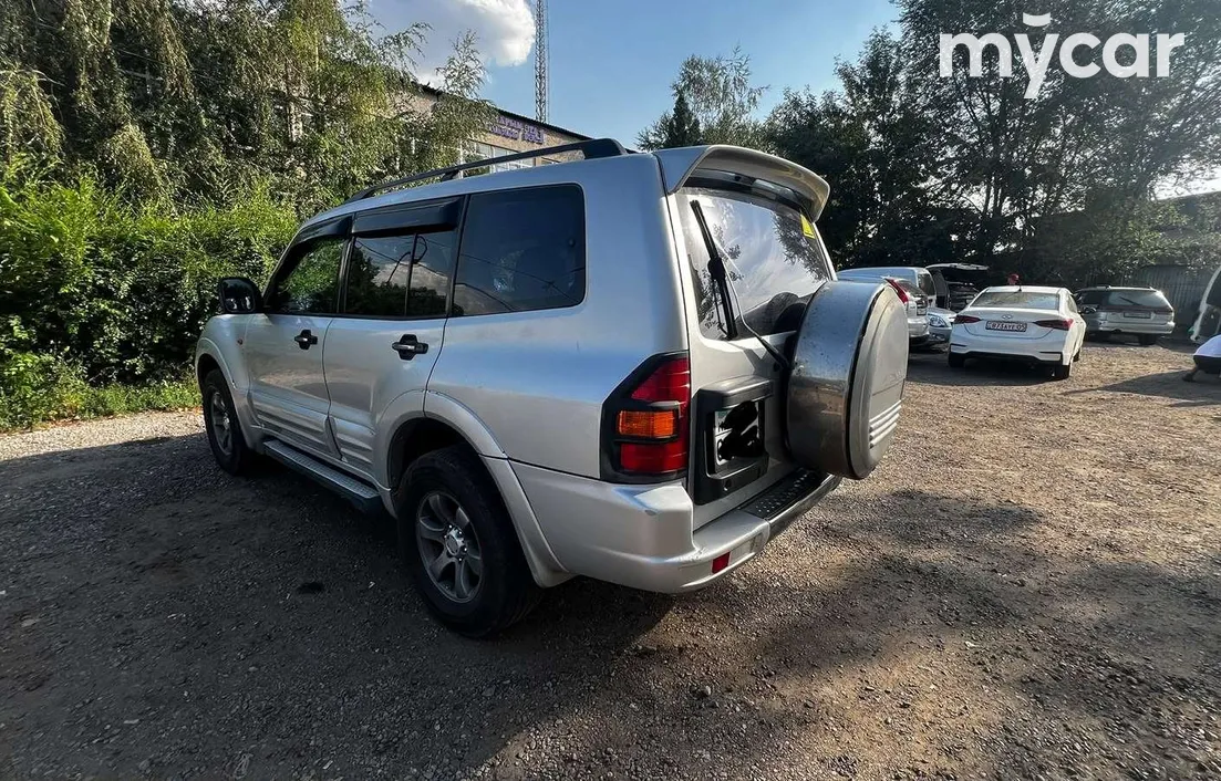 Mitsubishi Pajero 2002