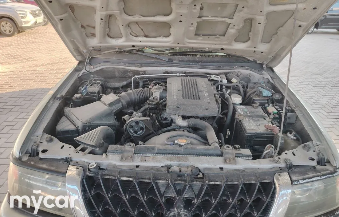 Mitsubishi Montero Sport 2000