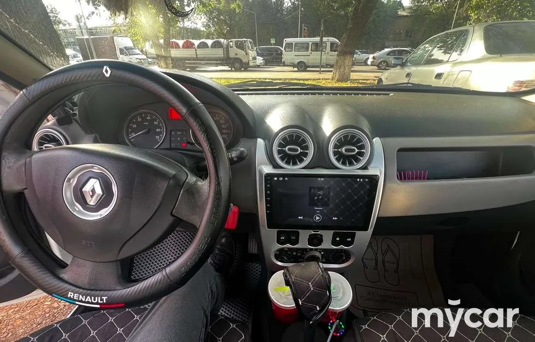 Renault Sandero 2012