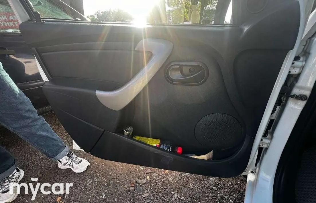Renault Sandero 2012