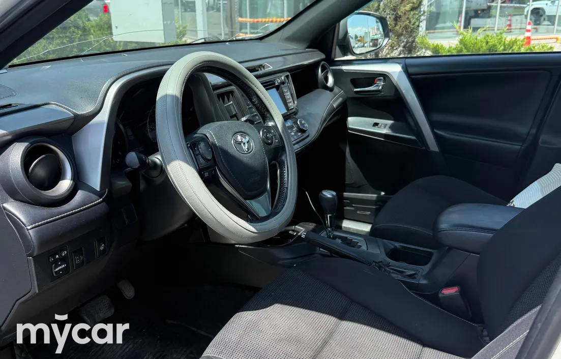 Toyota RAV4 2017