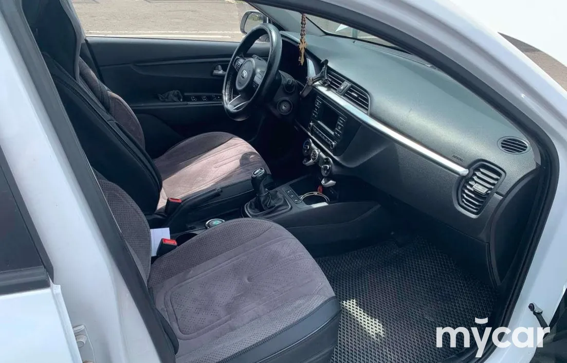 Kia Rio 2021