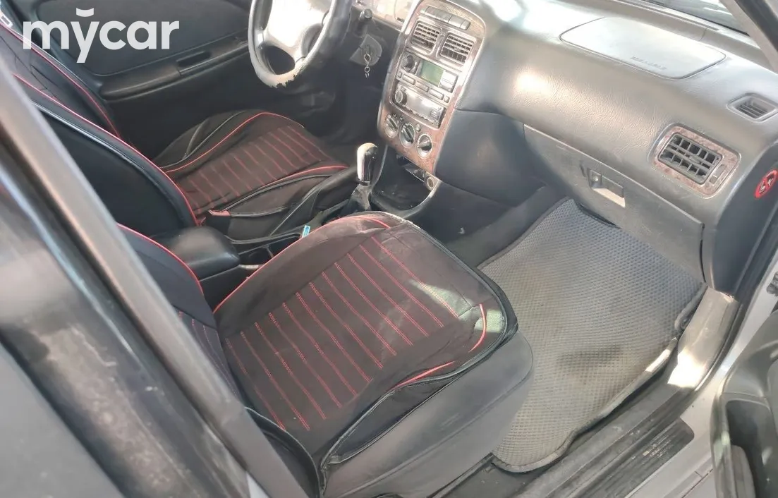 Toyota Avensis 2001