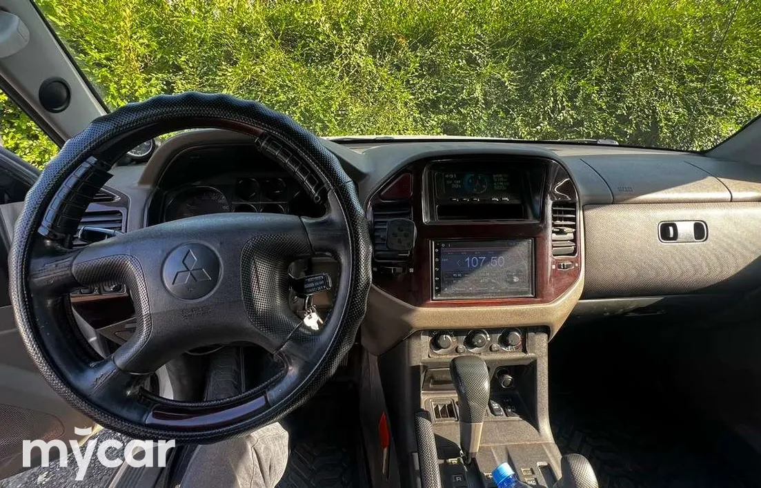 Mitsubishi Pajero 2002