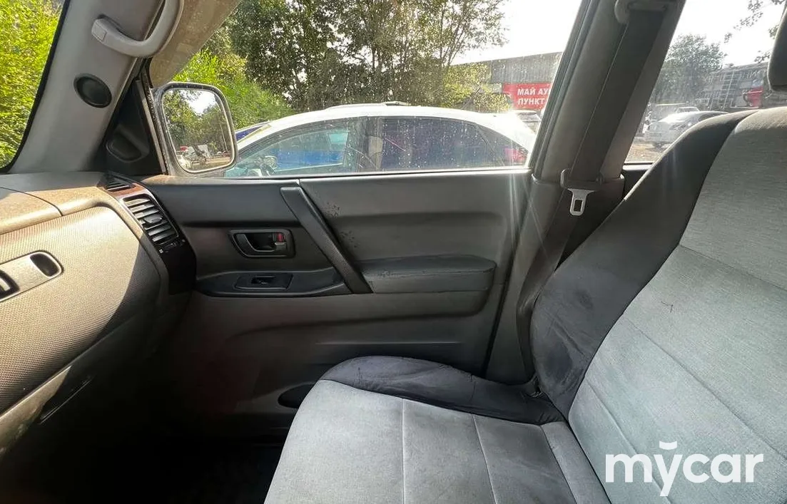 Mitsubishi Pajero 2002