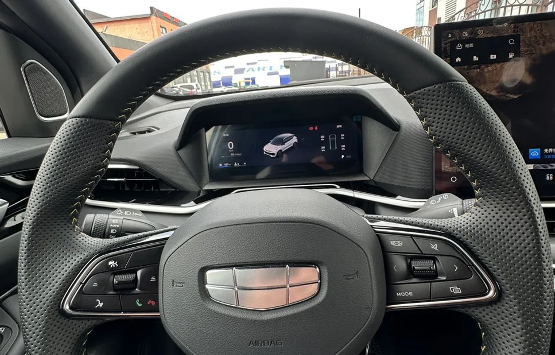 Geely Coolray 2025