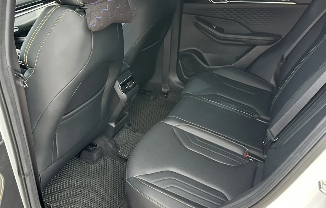 Geely Coolray 2025