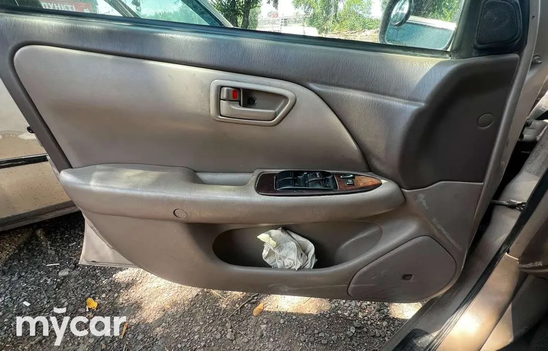 Toyota Camry 2000