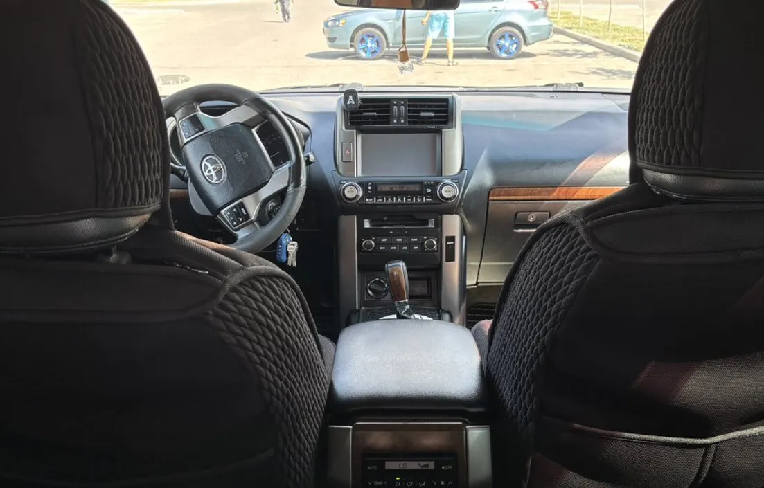 Toyota Land Cruiser Prado 2012