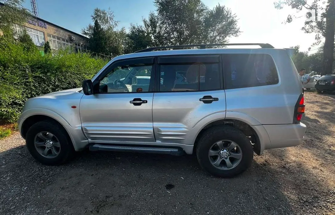 Mitsubishi Pajero 2002